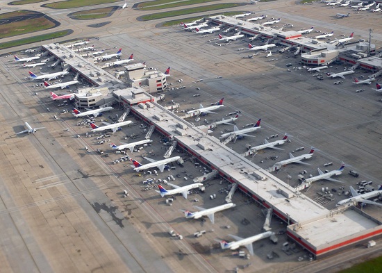 Терминалы международного аэропорта Хартсфилд-Джексон Атланта - самого большого аэропорта в мире. 