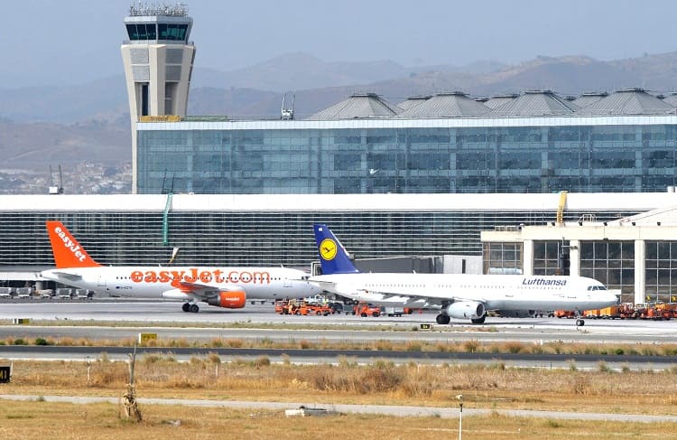 Табло аэропорта Малага — Коста-дель-Соль (Málaga Airport)